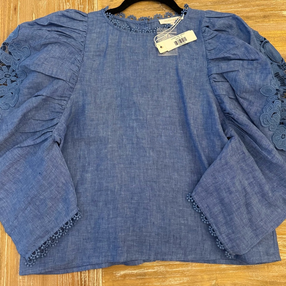 NWT OLIVACEOUS Linden top blue linen, size small